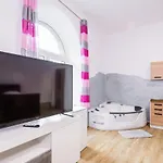 Jacuzzi Jm Wawelofts Апартаменты Краков