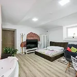 Апартаменты Jacuzzi Jm Wawelofts