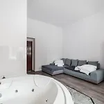 Апартаменты Jacuzzi Jm Wawelofts *