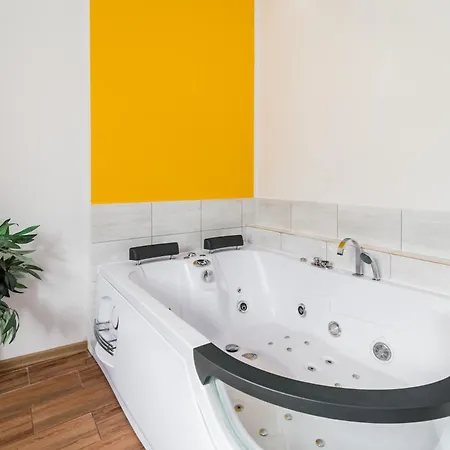 Jacuzzi Jm Wawelofts شقة كراكوفيا